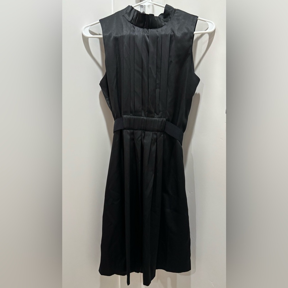 EUC simply Vera wang black pleated dress